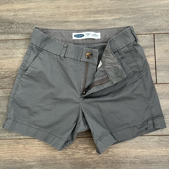 Old Navy Mid Rise Shorts - Picture 1 of 6
